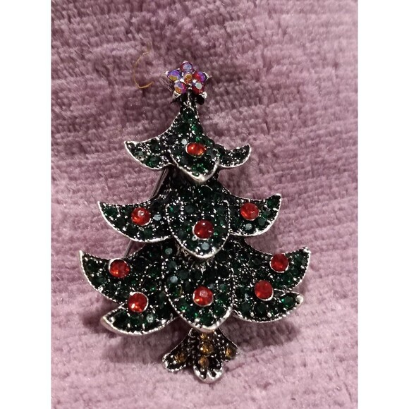 New Green and Red with Crysyals Christmas Tree Brooch. 2ins Tall, 1.5 Wide. - Picture 1 of 4
